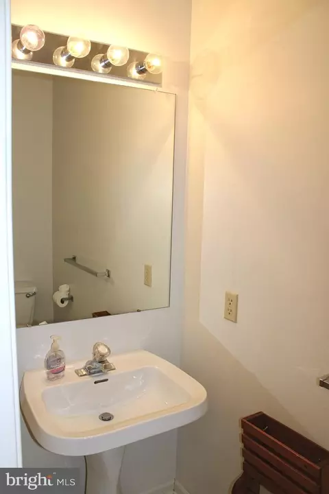 Bath - 13 Split Rail Ln, Newark, DE 19702 photo 1 of 3