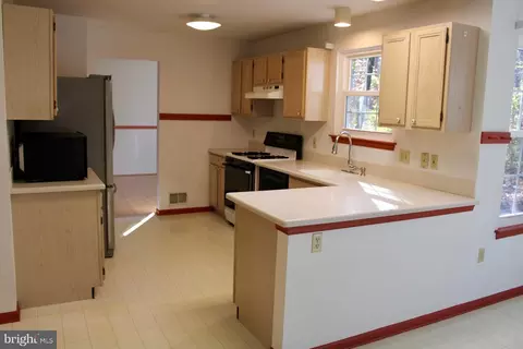 Kitchen - 13 Split Rail Ln, Newark, DE 19702 photo 1 of 3