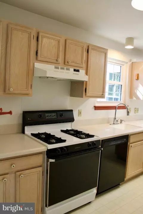 Kitchen - 13 Split Rail Ln, Newark, DE 19702 photo 2 of 3