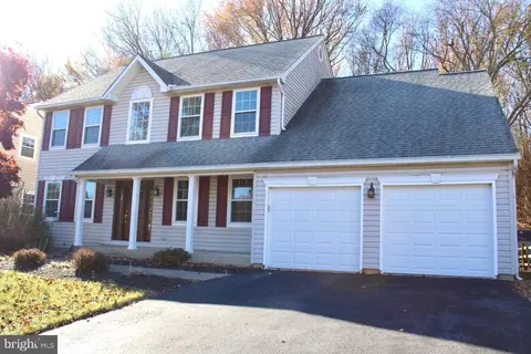 13 Split Rail Ln, Newark, DE 19702