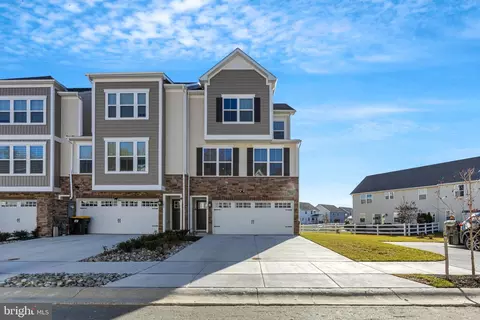 160 Torrey Dr, Newark, DE 19702