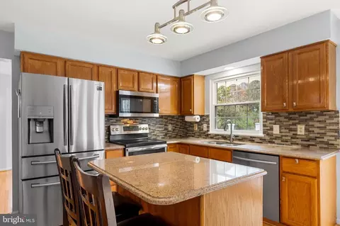 Kitchen - 194 Willamette Dr, Bear, DE 19701 photo 2 of 4