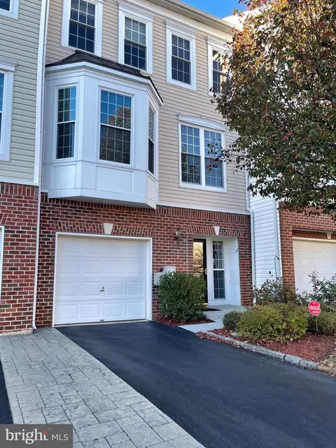 420 E Oakmeade Dr, Wilmington, DE 19810
