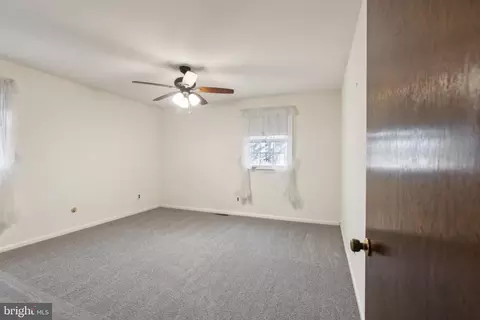Bedroom - 2 Blue Jay Dr, Newark, DE 19713 photo 4 of 4