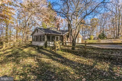 Exterior - 2 Blue Jay Dr, Newark, DE 19713 photo 5 of 7