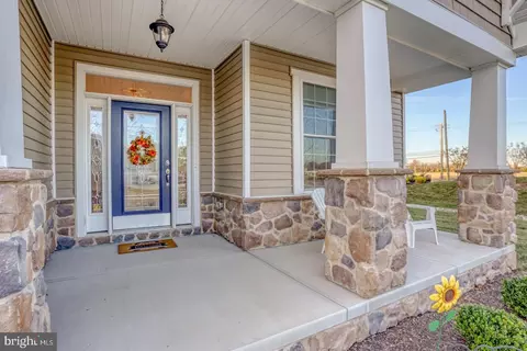 102 Serenity Cir, Middletown, DE 19709