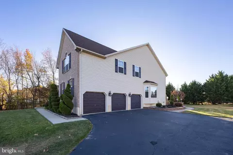 Exterior - 110 W Abbey Dr, Townsend, DE 19734 photo 3 of 3
