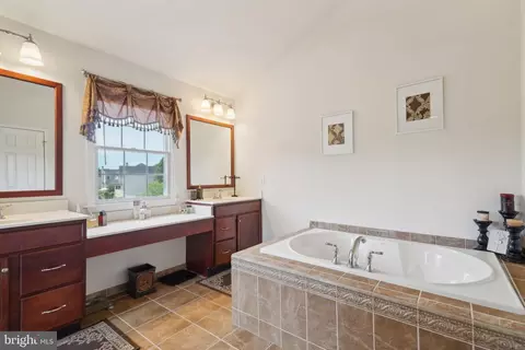 Bath - 504 Grinnell Ct, Bear, DE 19701 photo 1 of 2