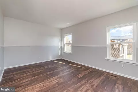 Living - 112 Moors Ct, Bear, DE 19701 photo 5 of 6