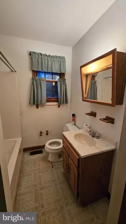 Bath - 123 Kingston Dr, Bear, DE 19701 photo 4 of 4