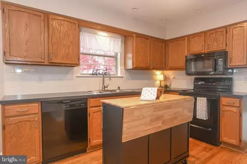 Kitchen - 234 Rushes Dr, Bear, DE 19701 photo 2 of 2