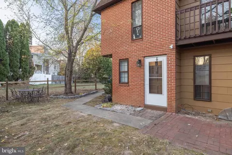 2229 Dickens Ter, Newark, DE 19702