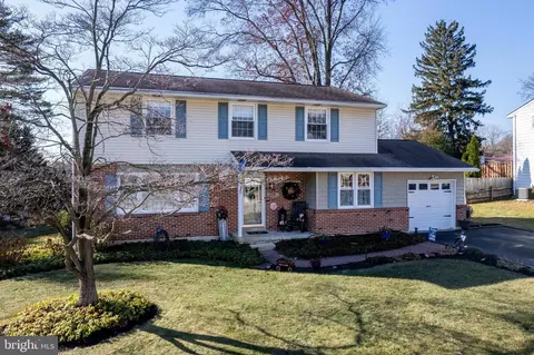 2216 Greenstone Rd, Wilmington, DE 19810