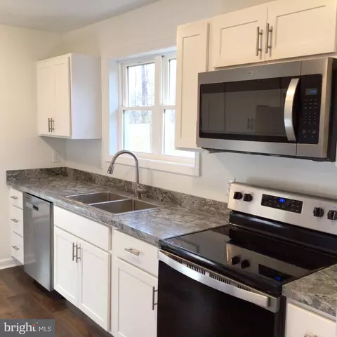 Kitchen - 126 Hedgewick Dr, Newark, DE 19702 photo 2 of 4
