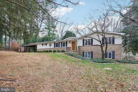 128 Osage Ln, Newark, DE 19711