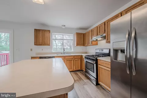 Kitchen - 455 Feather Dr, Newark, DE 19702 photo 2 of 2