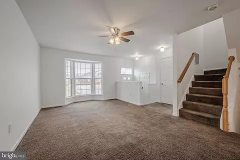 Living - 455 Feather Dr, Newark, DE 19702 photo 1 of 4