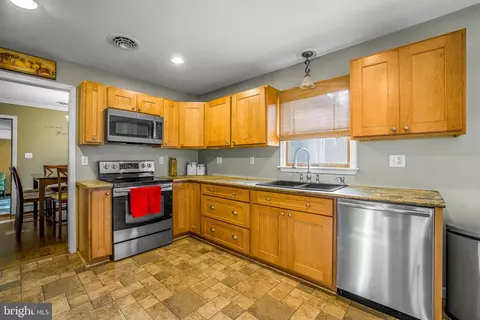 Kitchen - 354 Chestnut Ln, Townsend, DE 19734 photo 1 of 3
