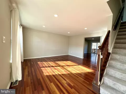 Living - 618 Candlestick Ln, Newark, DE 19702 photo 1 of 5