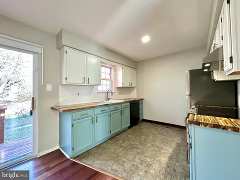 Kitchen - 618 Candlestick Ln, Newark, DE 19702 photo 2 of 2