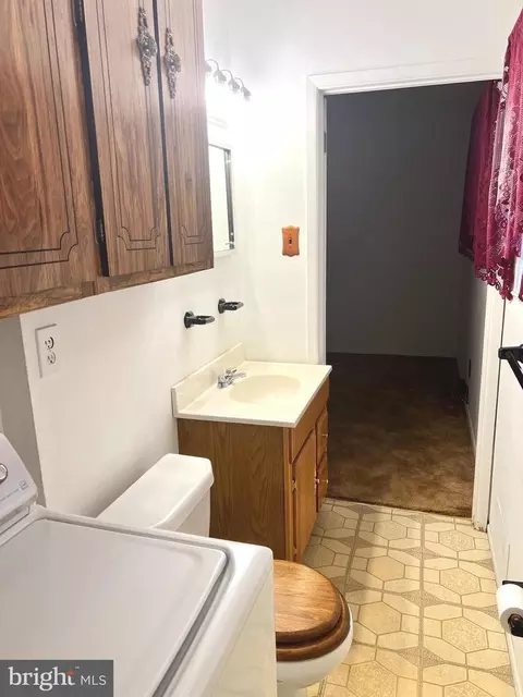 Bath - 125 Garrett Rd, Newark, DE 19713 photo 1 of 3