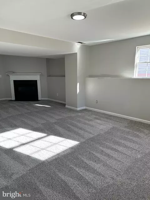 Living - 247 Vincent Cir, Middletown, DE 19709 photo 5 of 5