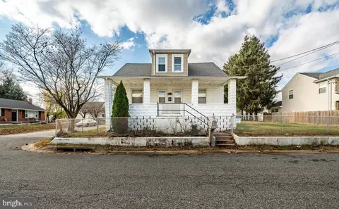 608 E Hazeldell Ave, New Castle, DE 19720