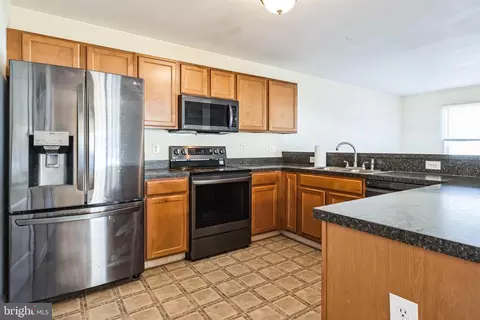 Kitchen - 229 Avonbridge Dr, Townsend, DE 19734 photo 2 of 2