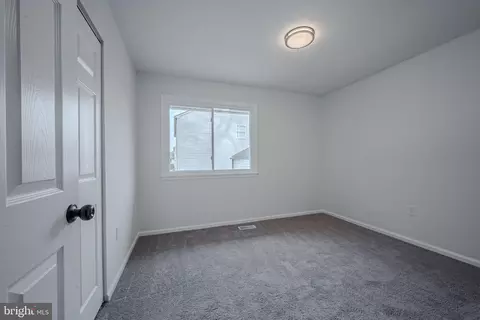 Bedroom - 82 Avignon Dr, Newark, DE 19702 photo 1 of 5
