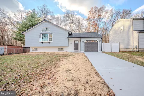 Exterior - 82 Avignon Dr, Newark, DE 19702 photo 1 of 6