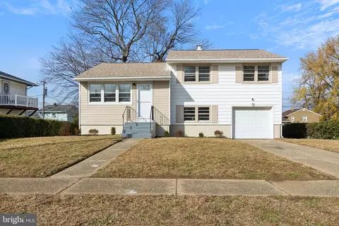 5 Lyons Ave, New Castle, DE 19720