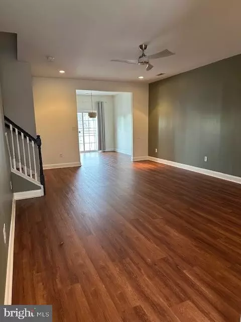 Living - 150 Springfield Cir, Middletown, DE 19709 photo 1 of 1