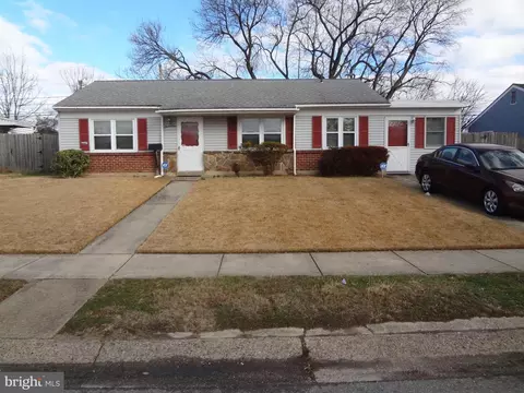 21 Chesterfield Dr, New Castle, DE 19720
