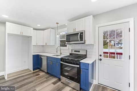 727 Clayton, New Castle, DE 19720