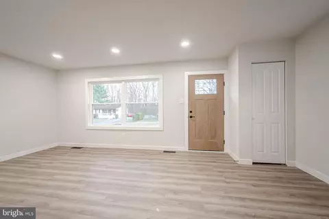 415 Tamara Cir, Newark, DE 19711 photo 4