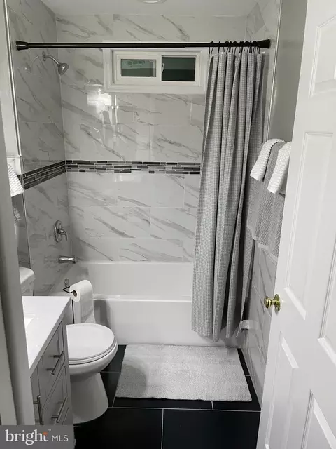 Bath - 94 Dasher Ave, Bear, DE 19701 photo 3 of 4
