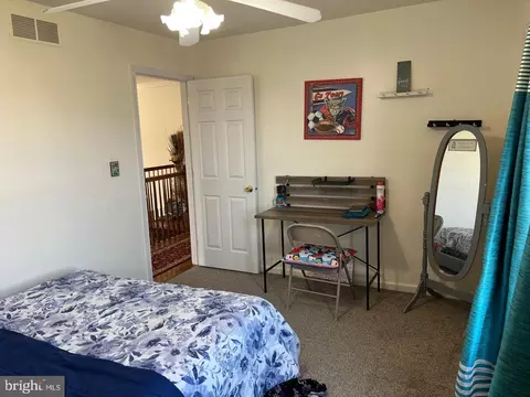 Bedroom - 415 Post Oak Ln, Newark, DE 19702 photo 6 of 9