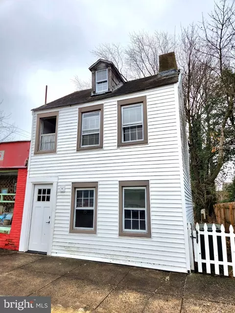 131 Clinton St, Delaware City, DE 19706