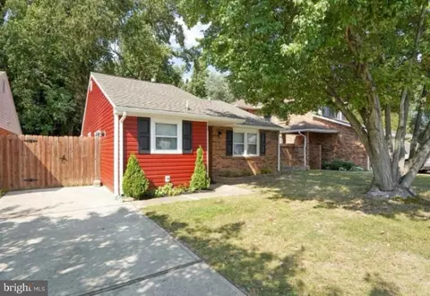 315 Pond View Ln, Bear, DE 19701