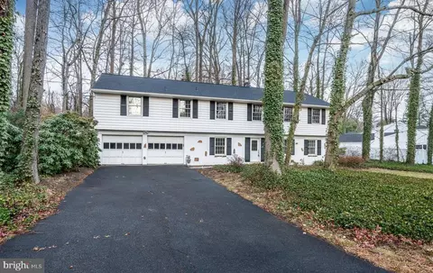 5 Birch Knoll Rd, Wilmington, DE 19810