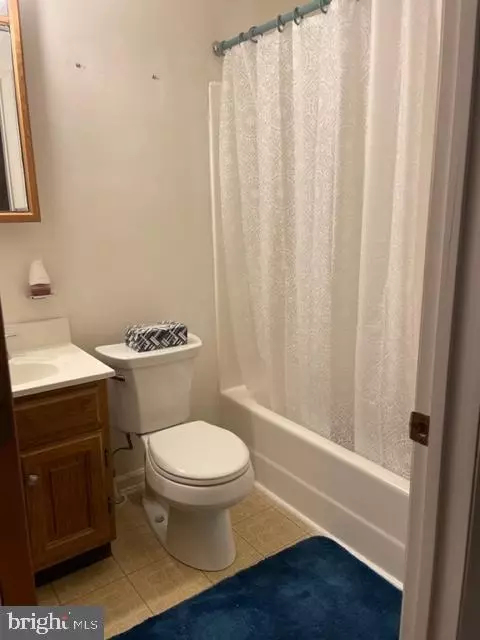 27 Ashkirk Pl, Newark, DE 19702 photo 9