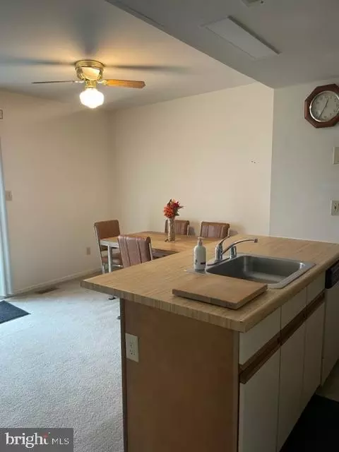 27 Ashkirk Pl, Newark, DE 19702 photo 5