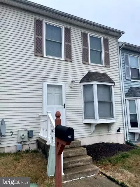27 Ashkirk Pl, Newark, DE 19702 photo 2