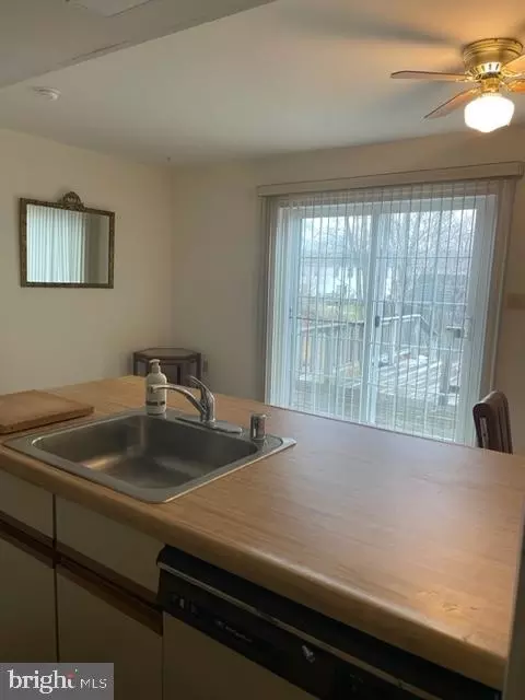 27 Ashkirk Pl, Newark, DE 19702 photo 6