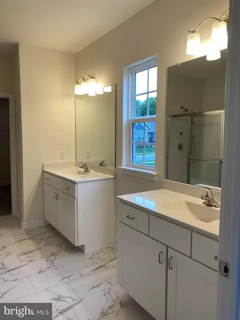 Bath - 1020 Robinson Rd, Townsend, DE 19734 photo 1 of 3