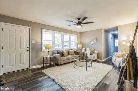 Entry Way - 14 Cassandra Rd, Newark, DE 19702 photo 1 of 8