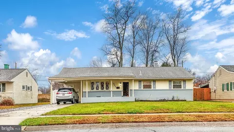 711 Birchwood Dr, Newark, DE 19713