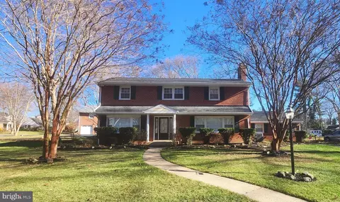 1215 Hillside Blvd, Wilmington, DE 19803