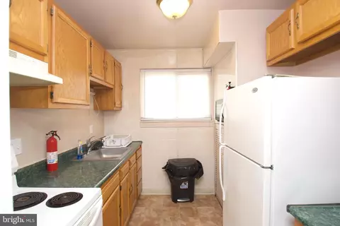 Kitchen - 402 Kemper Dr, Newark, DE 19702 photo 1 of 1