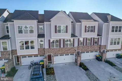 130 Torrey Dr, Newark, DE 19702